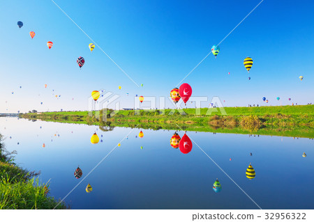 Saga Balloon Fiesta 32956322