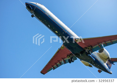 Gliding jet airliner Gliding jet airliner 32956337