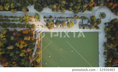 flight drones over the famous Park of the Retiro flight drones over the famous Park of the Retiro 32956465