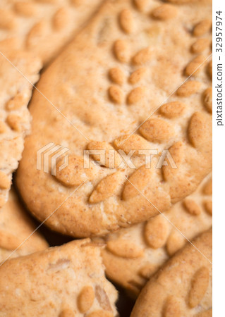 Fresh cookies 32957974