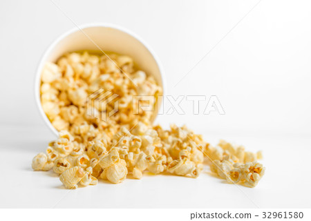 popcorn in a box popcorn in a box 32961580