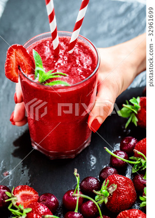 Glass of strawberry fresh Glass of strawberry fresh 32961699