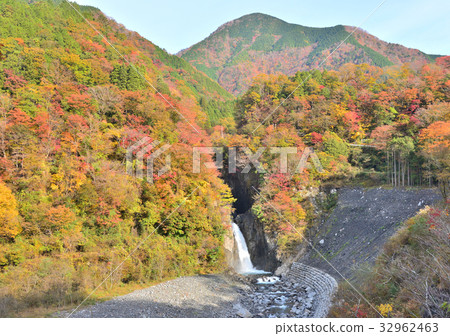 Akamizu Falls-37022 32962463