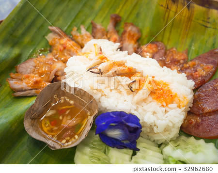 Crab and Barbecued red pork in sauce with rice  32962680