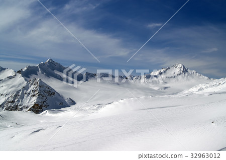 Ski resort Ski resort 32963012