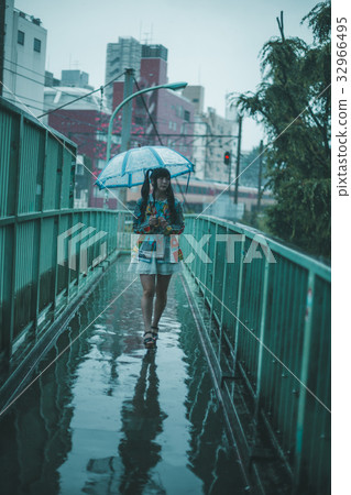 individual, personal, female 32966495