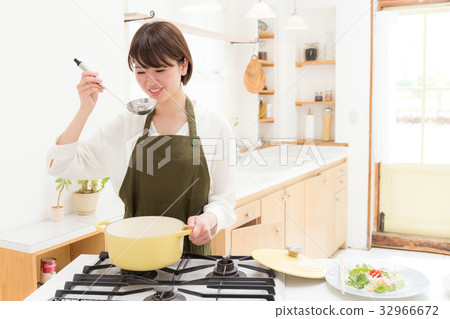 做飯的女人 32966672