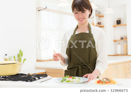 做飯的女人 32966673