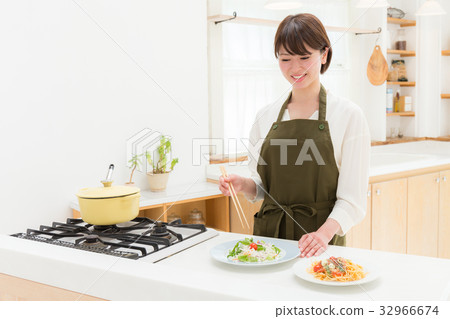 做飯的女人 32966674