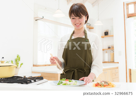 做飯的女人 32966675