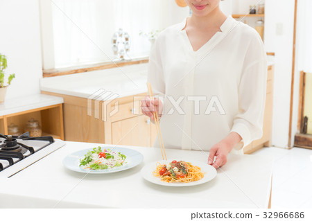 做飯的女人 32966686