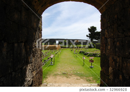 Nakagusuku城堡100座著名的城堡 Nakagusuku城堡100座著名的城堡 32966928