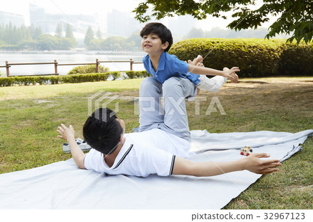 爸爸和兒子，家庭，湖泊公園，一山，高陽市，京畿道 32967123