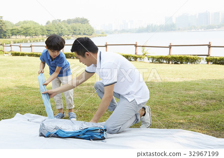 Dad and Son, Family, Lake Park, Ilsan, Goyang City, Gyeonggi-do 32967199