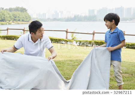 Dad and Son, Family, Lake Park, Ilsan, Goyang City, Gyeonggi-do 32967211