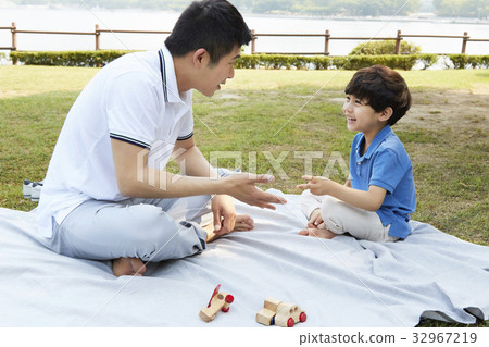 爸爸和兒子，家庭，湖泊公園，一山，高陽市，京畿道 32967219