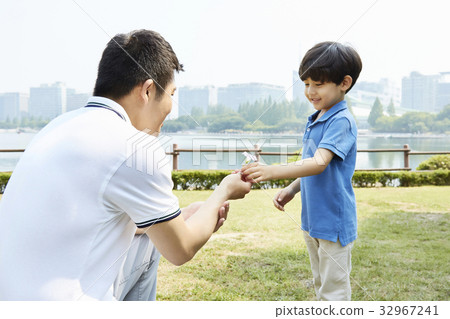 Dad and Son, Family, Lake Park, Ilsan, Goyang City, Gyeonggi-do 32967241