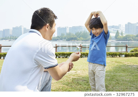 Dad and Son, Family, Lake Park, Ilsan, Goyang City, Gyeonggi-do 32967275