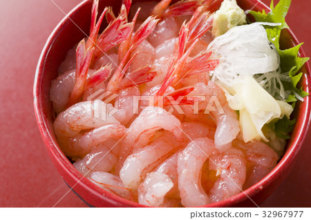 Sweet shrimp bowl 32967977