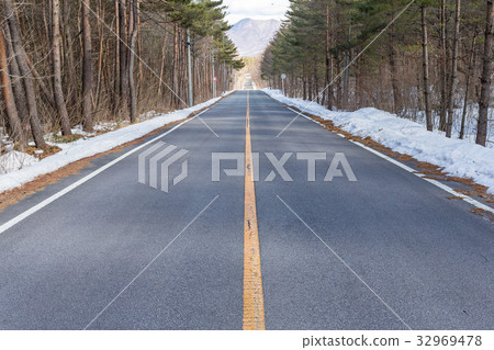 Winter road Winter road 32969478