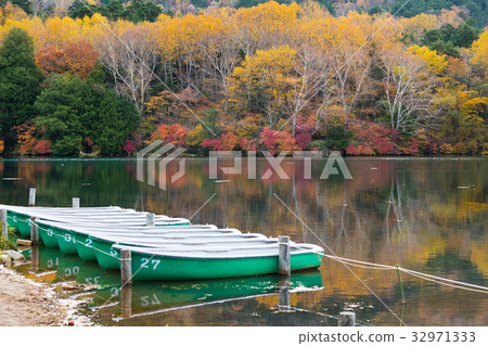 Lake Yuno in Nikko 32971333