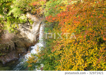 Waterfall in Naruko canyon Waterfall in Naruko canyon 32971421