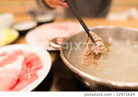 Hot pot in japanese restaurant 32971629