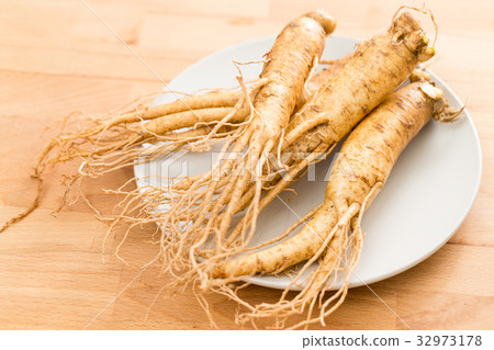 Korean Ginseng on plate 32973178