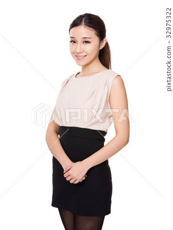 Young businesswoman 32975322