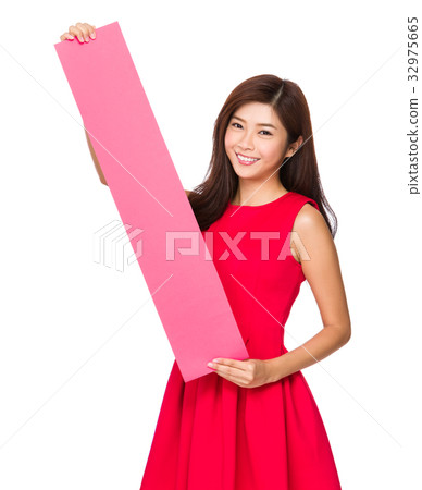 Woman show with empty Fai Chun Woman show with empty Fai Chun 32975665