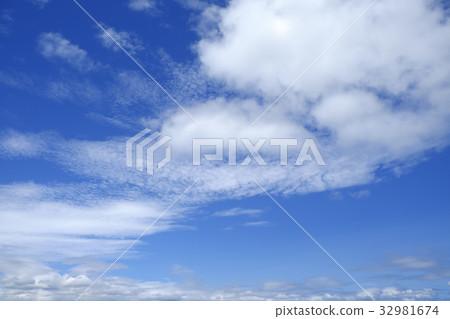Summer sky and clouds 2 32981674