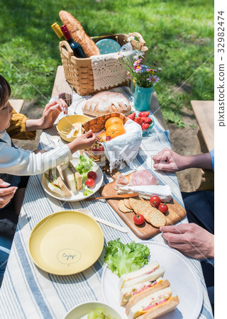 A picnic A picnic 32982474