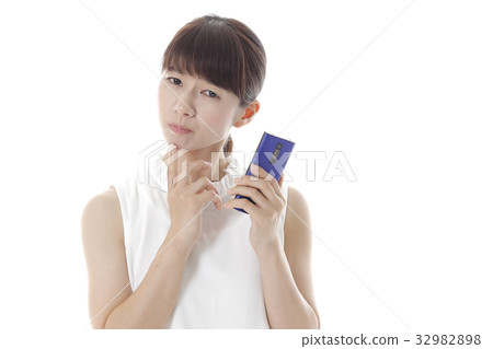 Suspicious email image Suspicious email image 32982898