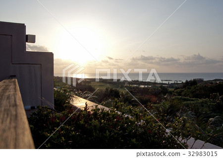 Sunset at the seaside Okinawa Miyakojima Sunset at the seaside Okinawa Miyakojima 32983015