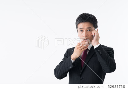 Businessman (smartphone) 32983738