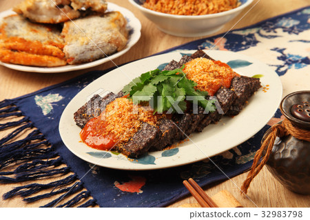 Blood rice cake Blood rice cake 32983798