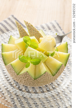 melon 32985332