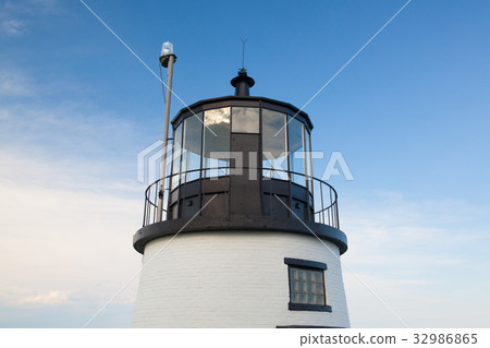 Small Castle Hill lighthouse in Newport 32986865