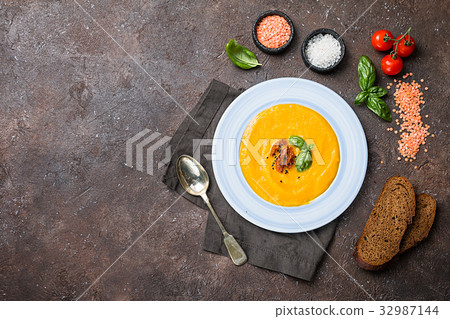 Red lentil soup 32987144