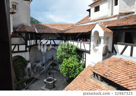 布蘭城堡庭院 布蘭城堡庭院 32987325