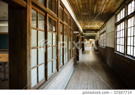 木製學校建築 木製學校建築 32987714