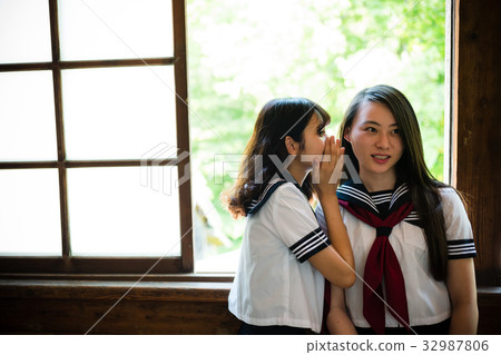 高中女生 32987806