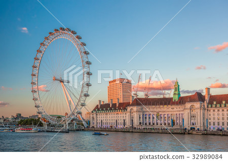 London eye during sunset in London, England, UK 32989084