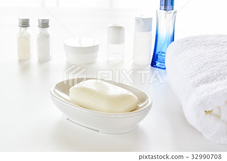Beauty and bathing image 32990708