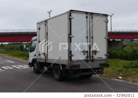 2t frozen car 32992011