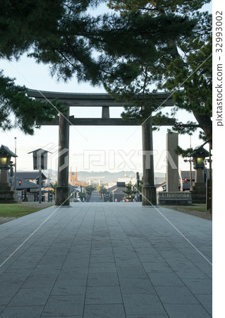 Izumo Taisha Torii and Kamimon-dori Izumo Taisha Torii and Kamimon-dori 32993002
