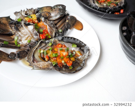 Soy sauce marinated crab Korean food isolated Soy sauce marinated crab Korean food isolated 32994232