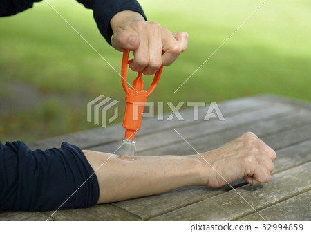 中毒武器 中毒武器 32994859