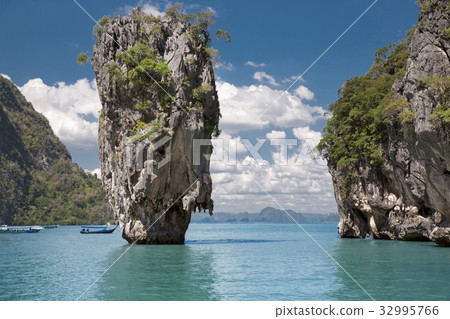 James Bond Island in Phang Nga Bay, Thailand. 32995766