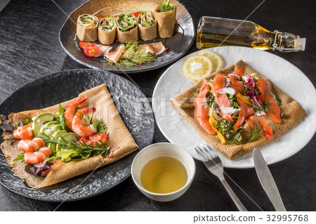 蕎麥麵粉縐gullette galette法國食物 32995768